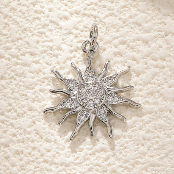 Wholesale Jewelry Elegant Natural Style Copper Plated Real Gold Sun Pendant Necklace With Zircon Eyes And Star Pattern