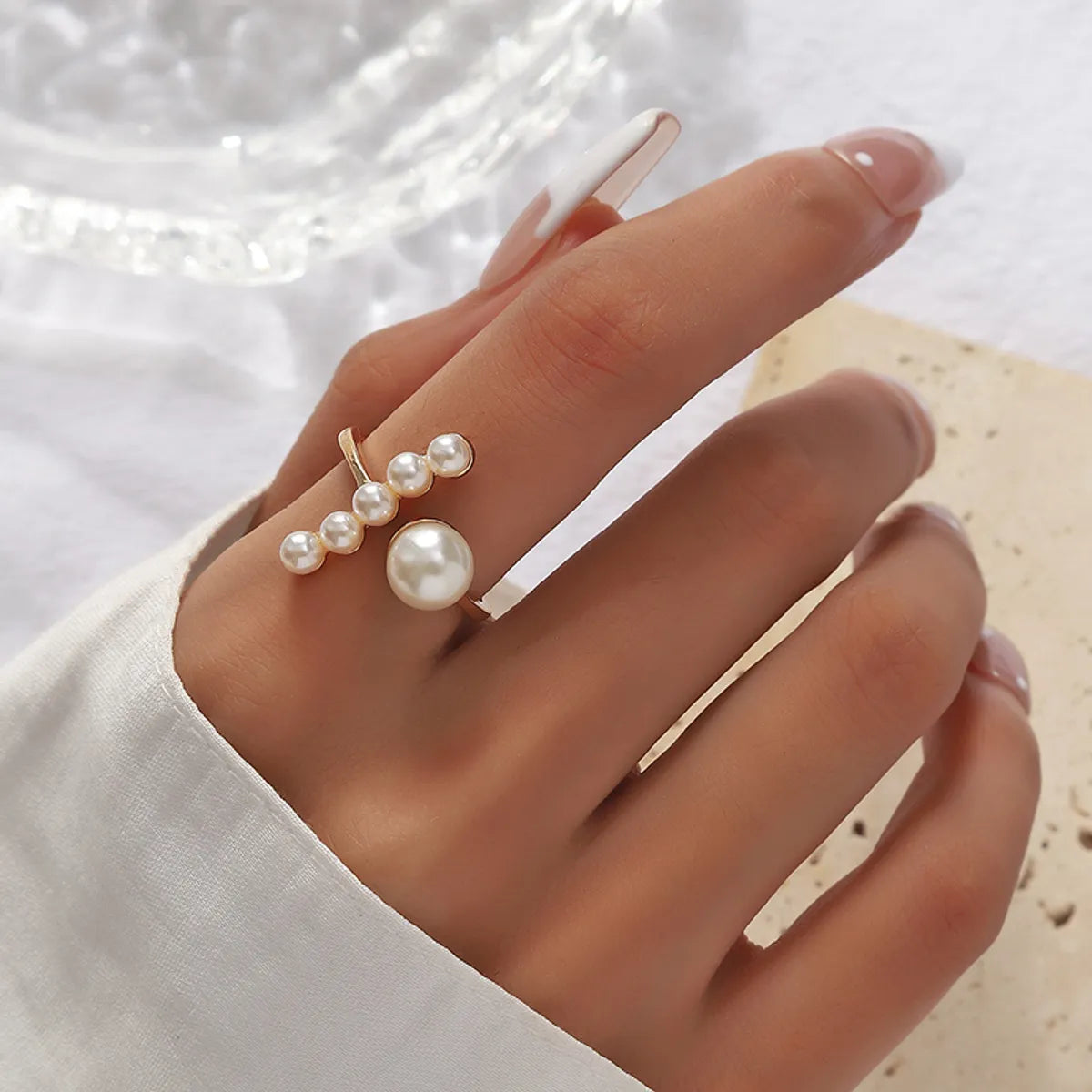 Wholesale Jewelry Elegant Pearl Alloy Gold Plated Asymmetrical Rings