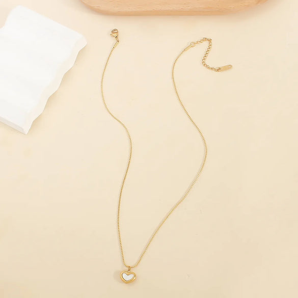 Wholesale Jewelry Elegant Romantic Sweet Heart Shape 304 Stainless Steel Shell 18K Gold Plated Plating Inlay Pendant Necklace