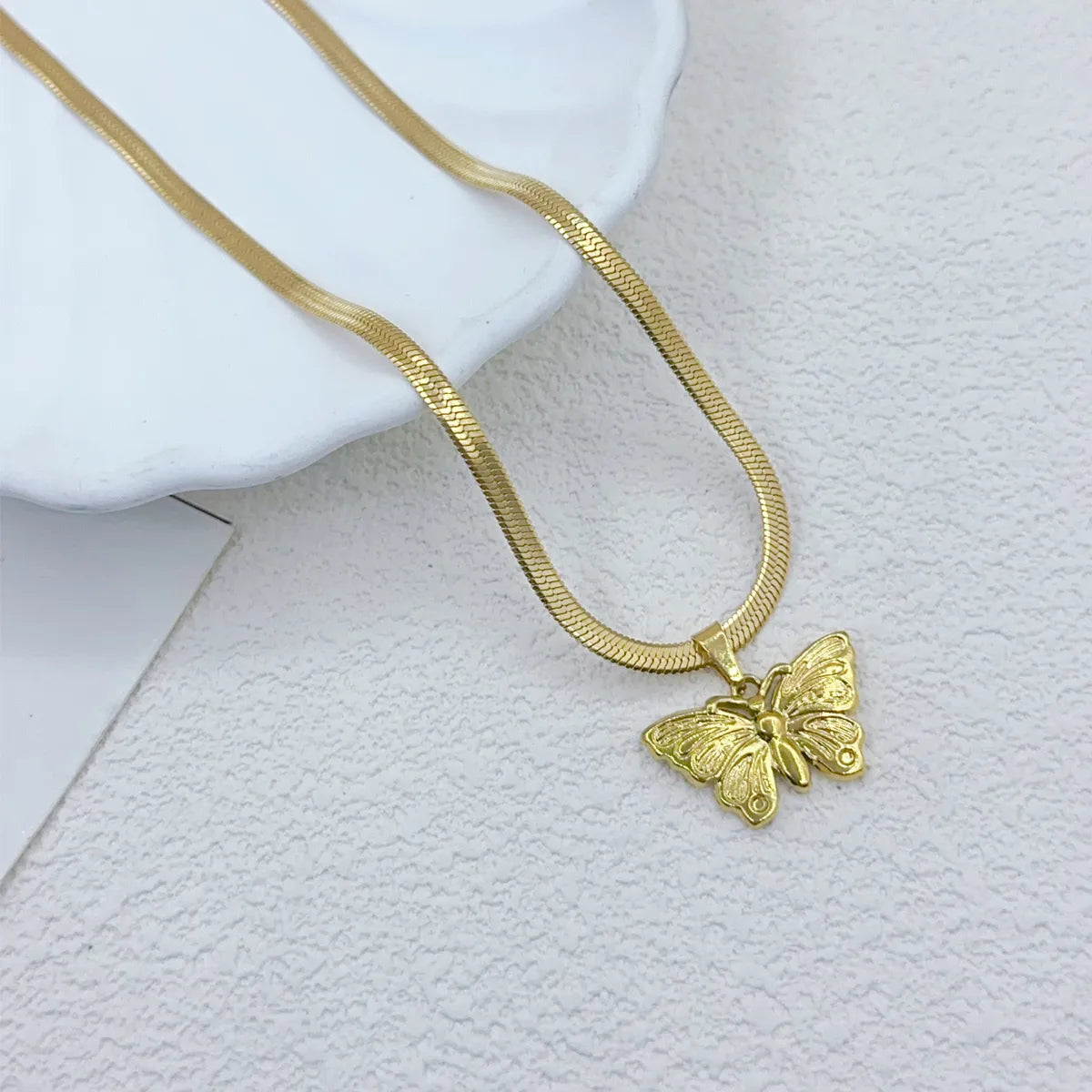 Wholesale Jewelry Elegant Simple Style Classic Style Butterfly 201 Stainless Steel 304 Stainless Steel 18K Gold Plated Pendant Necklace