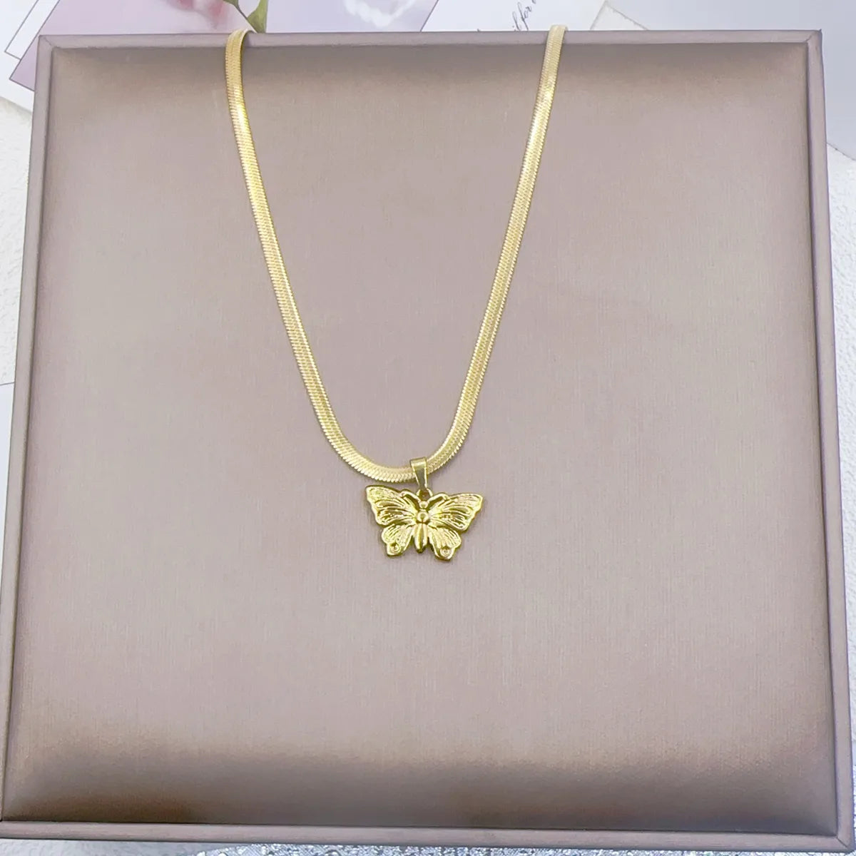 Wholesale Jewelry Elegant Simple Style Classic Style Butterfly 201 Stainless Steel 304 Stainless Steel 18K Gold Plated Pendant Necklace