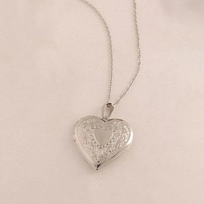 Wholesale Jewelry Elegant Simple Style Heart Shape 304 Stainless Steel 18K Gold Plated Pendant Necklace