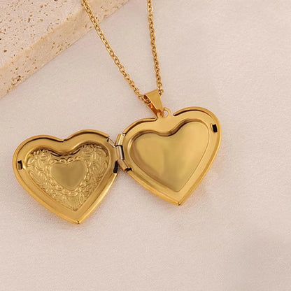 Wholesale Jewelry Elegant Simple Style Heart Shape 304 Stainless Steel 18K Gold Plated Pendant Necklace