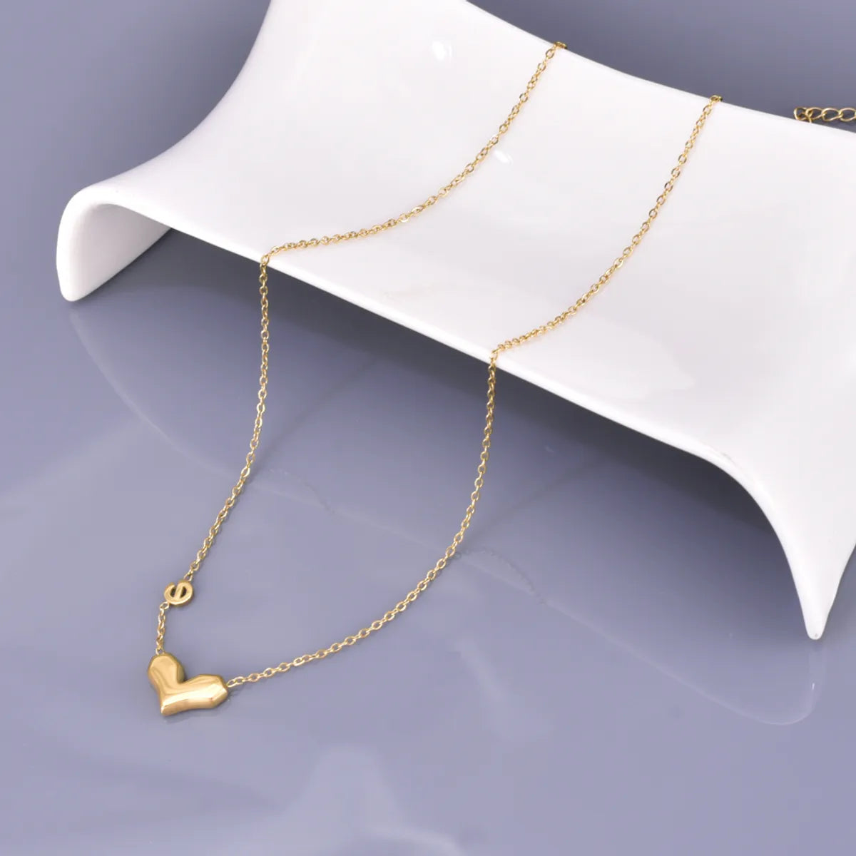 Wholesale Jewelry Elegant Simple Style Heart Shape Solid Color 304 Stainless Steel Titanium Steel 18K Gold Plated Pendant Necklace