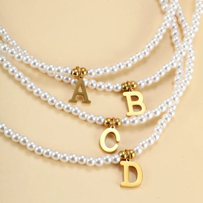 Wholesale Jewelry Elegant Simple Style Letter Artificial Pearl Alloy Copper Beaded Pendant Necklace