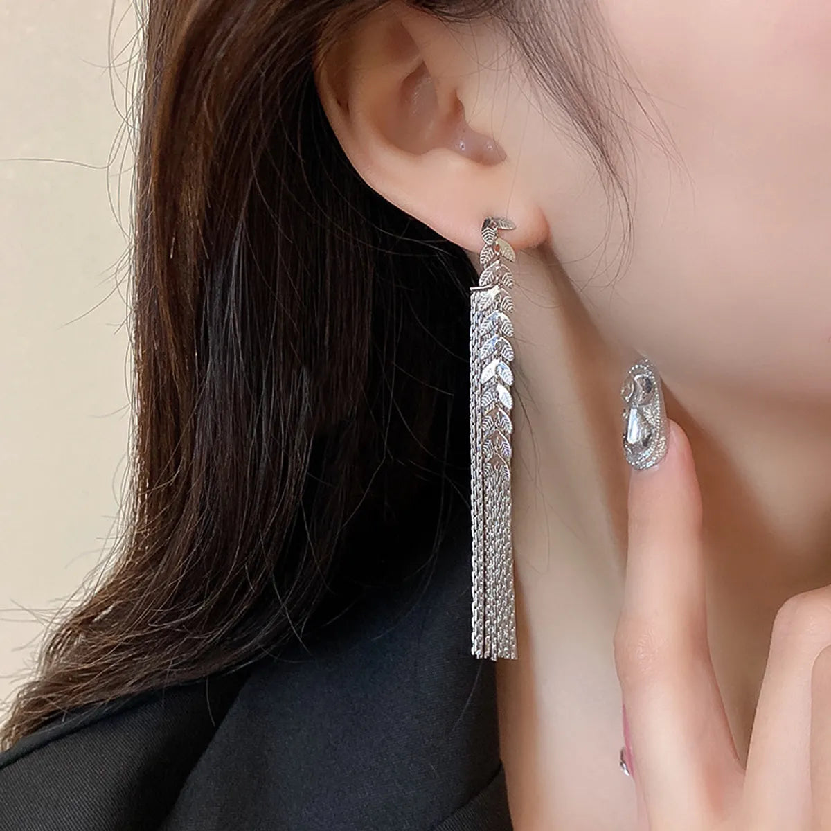 1 Pair Elegant Solid Color Tassel Alloy Drop Earrings