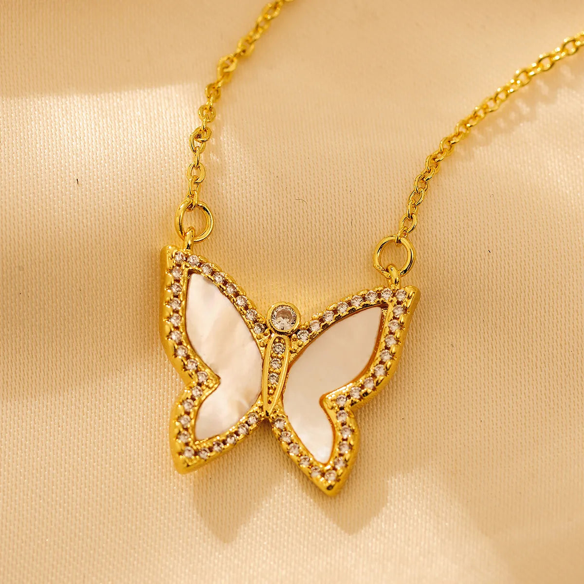 Wholesale Jewelry Elegant Solid Color Butterfly Alloy Copper Zircon 18K Gold Plated Plating Inlay Pendant Necklace