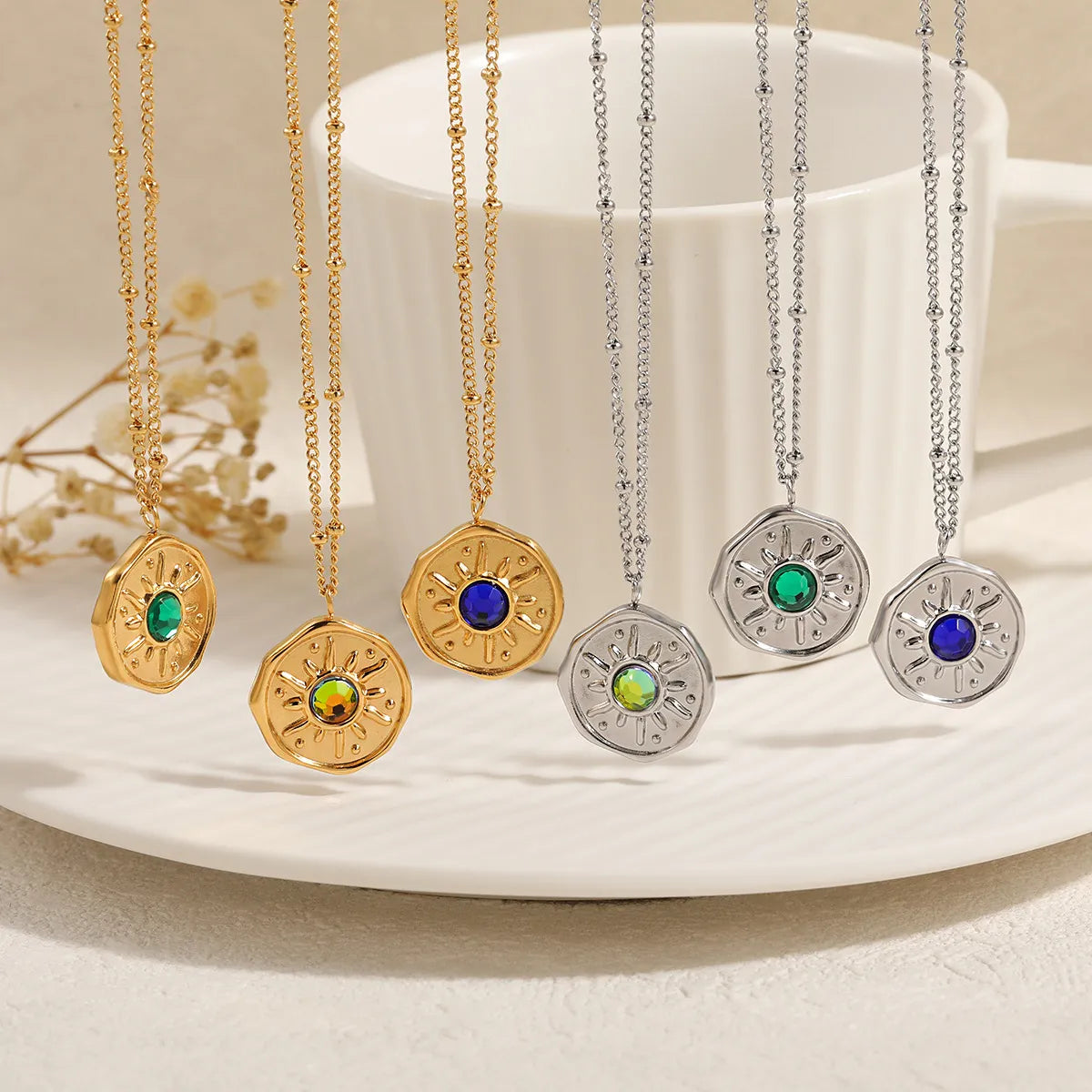 Wholesale Jewelry Elegant Sun Titanium Steel Pendant Necklace