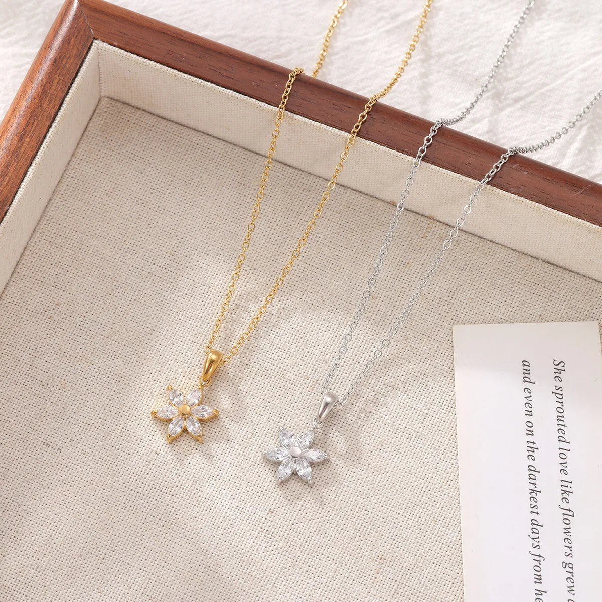 Wholesale Jewelry Elegant Sweet Simple Style Flower 304 Stainless Steel Zircon White Gold Plated Gold Plated Pendant Necklace