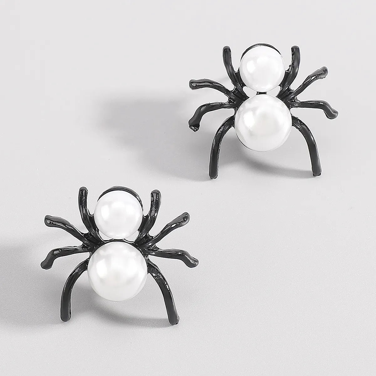 Wholesale Jewelry Exaggerated Funny Simple Style Spider Artificial Pearl Alloy Ear Studs