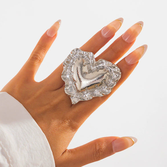 Wholesale Jewelry Exaggerated Three Dimensional Love Shaped Zinc Alloy Ring With Electroplating