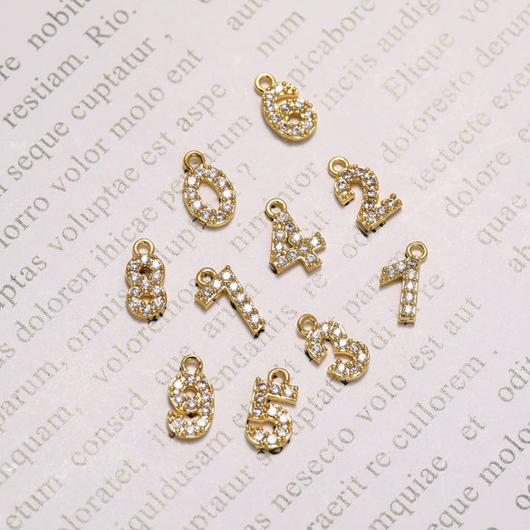 Wholesale Jewelry Fashion Digital Brass Goldplated Inlaid Zircon Pendant Necklace Accessories