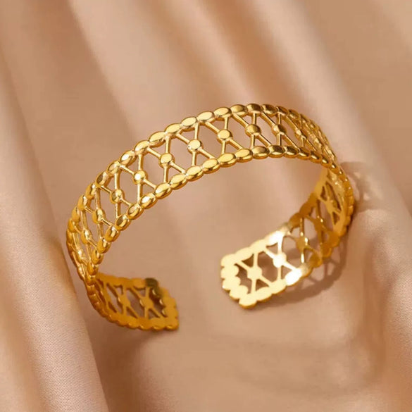 Wholesale Jewelry French Retro Niche Design Stainless Steel Opening Bracelet For Women With Electroplating And Geometric Style