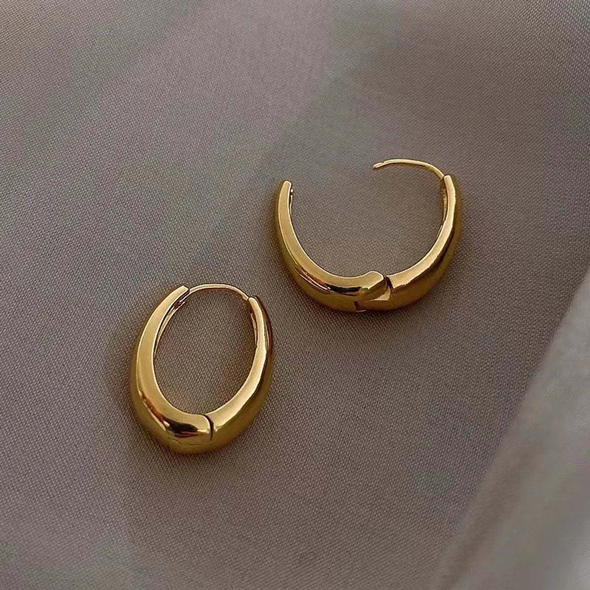 Wholesale Jewelry French Style Classic Style Oval Alloy Earrings