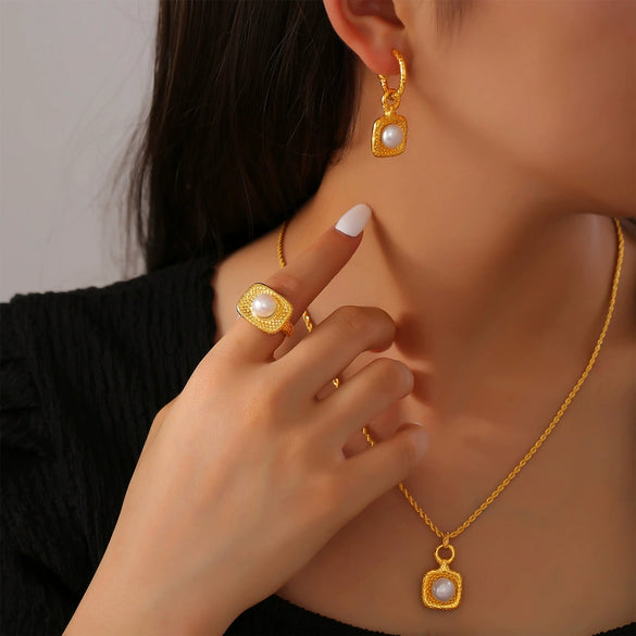 Wholesale Jewelry Freshwater Pearl 316L Stainless Steel Niche Wave Dot Electroplated Design