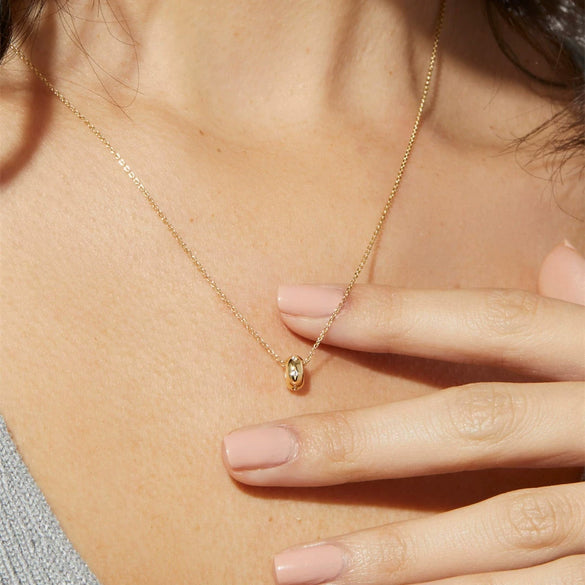Wholesale Jewelry Geometric Copper Inlaid Zircon Small Circle Ring Pendant Water Wave Chain Necklace For Women