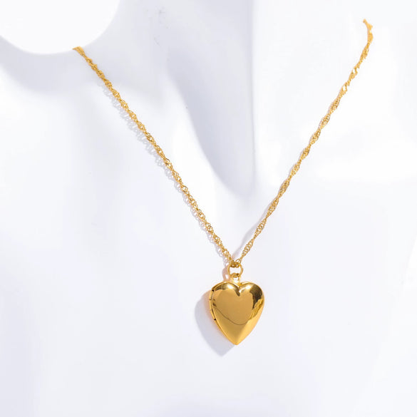 Wholesale Jewelry Heart Shape Zircon Copper And Titanium Steel Openable Photo Album Necklace Plated With Real Gold