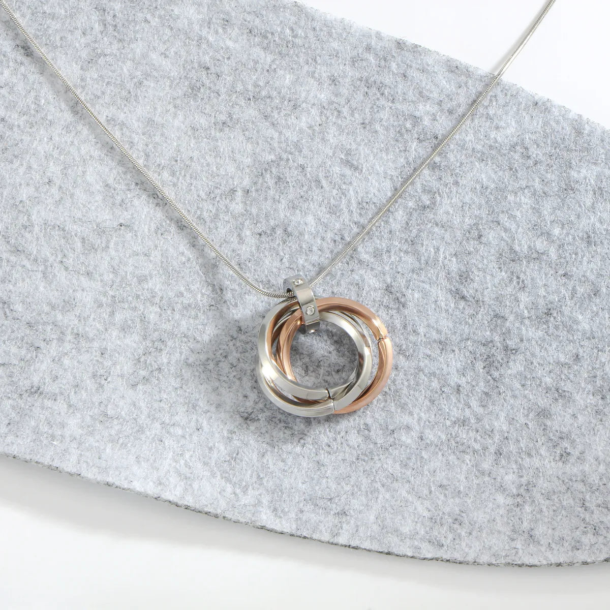 Wholesale Jewelry IG Style Simple Style Round Titanium Steel Copper Zircon White Gold Plated Inlay Pendant Necklace