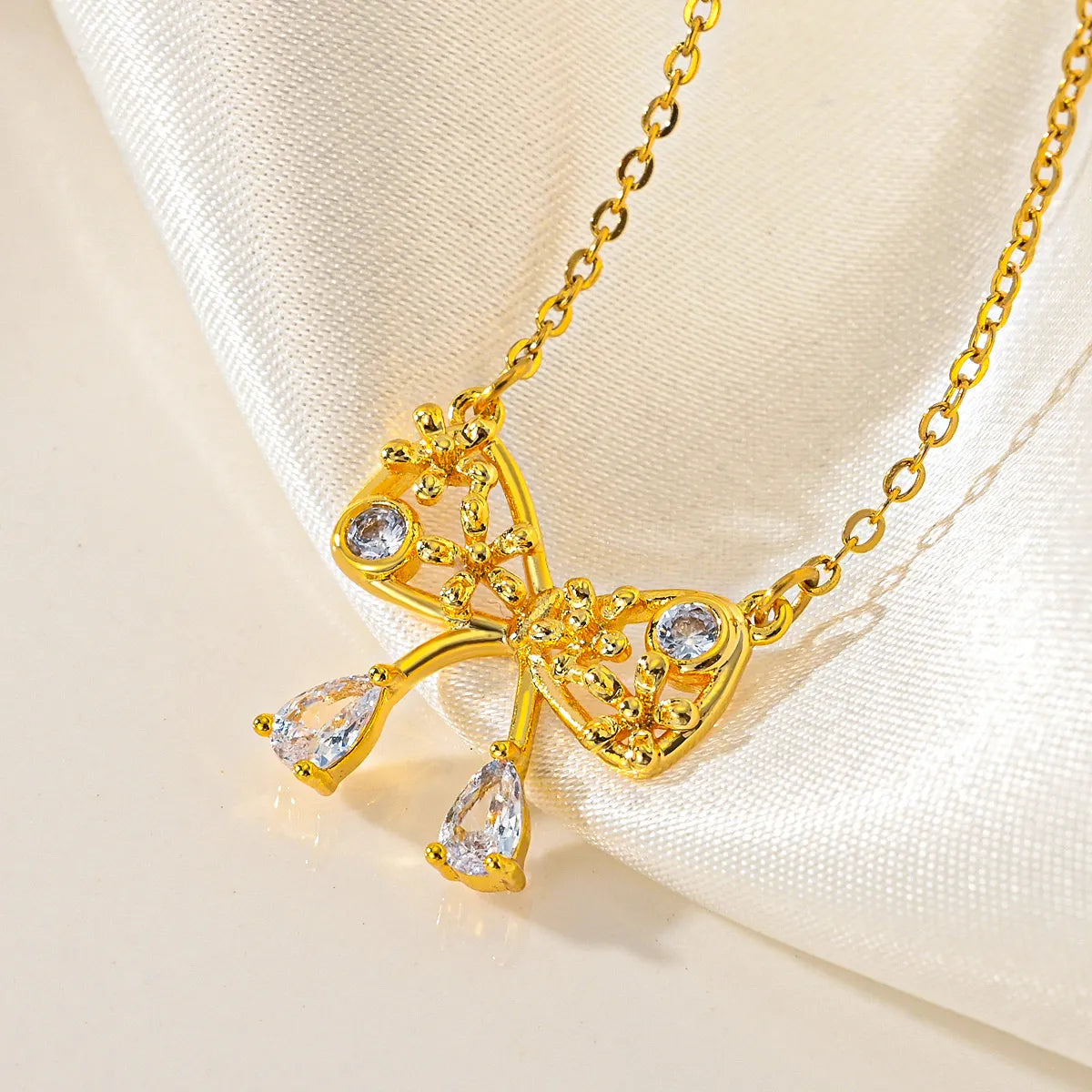 Wholesale Jewelry Japanese Style Bow Knot Titanium Steel Zircon Plating Pendant Necklace