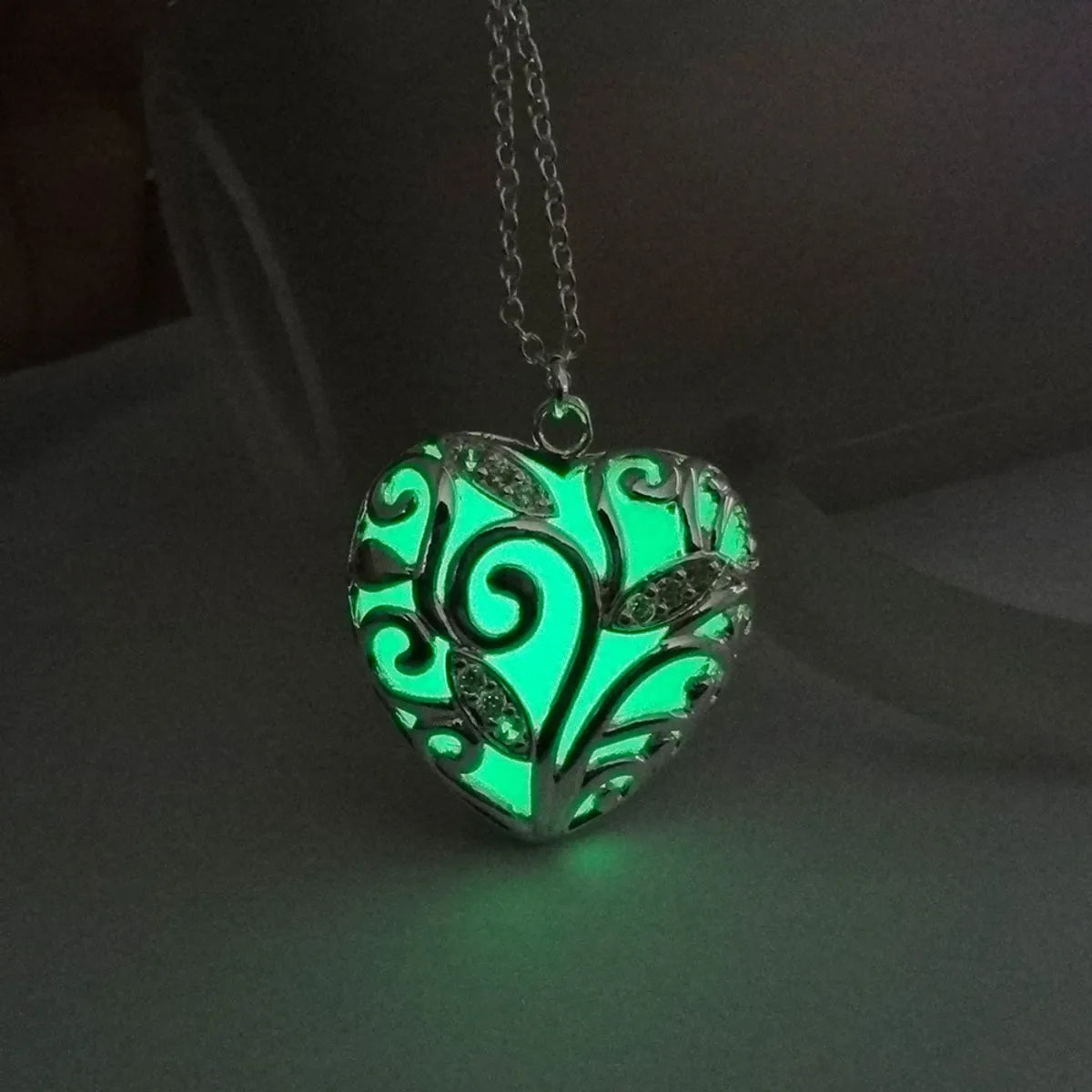 Wholesale Jewelry Luminous Heart-shaped Tree Of Life Pendant Necklace Gooddiy