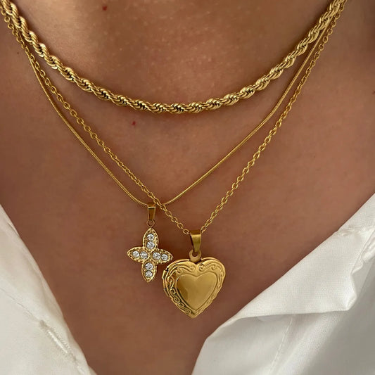 Wholesale Jewelry Luxurious Simple Style Heart Shape 316L Stainless Steel  Rhinestones 18K Gold Plated Plating Inlay Pendant Necklace