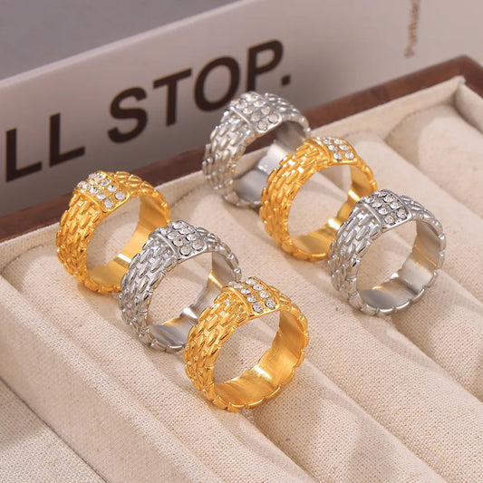 Wholesale Jewelry Luxurious Vacation Modern Style Solid Color Titanium Steel Rhinestones 18K Gold Plated Plating Inlay Rings