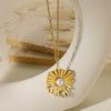 Wholesale Jewelry Medieval Style Imitation Pearl And Stainless Steel Flower Necklace With Electroplating Twist Chain For Women