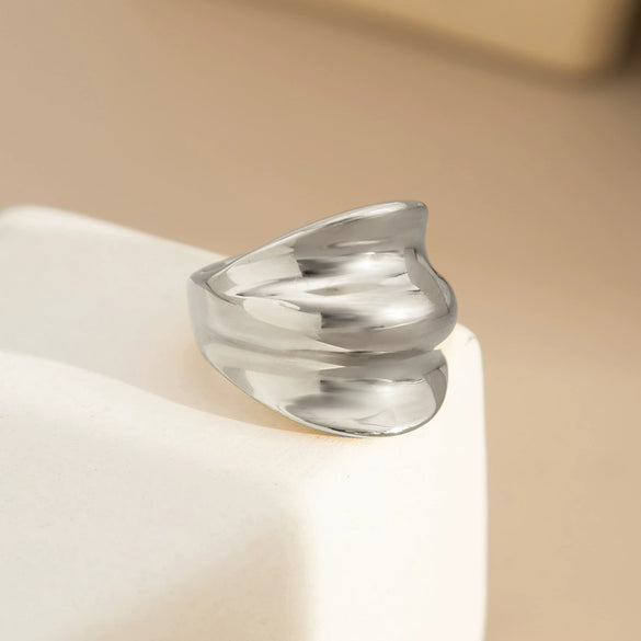 Wholesale Jewelry Metal Geometric Asymmetrical Ring For Women With Electroplating And Concave And Convex Glossy Finish