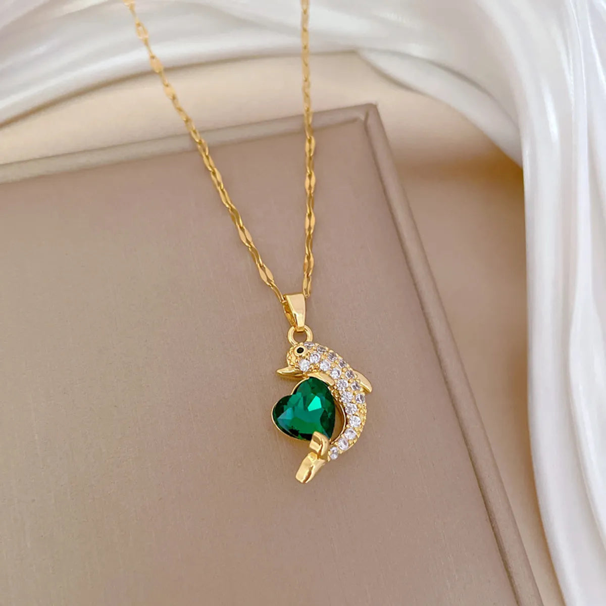 Wholesale Jewelry Modern Style Classic Style Dolphin Heart Shape Titanium Steel Copper Zircon Gold Plated Inlay Pendant Necklace