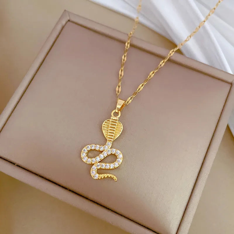 Wholesale Jewelry Modern Style Classic Style Snake Titanium Steel Copper Zircon Gold Plated Inlay Pendant Necklace