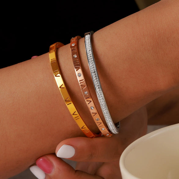 Wholesale Jewelry Niche Simple 316L Stainless Steel Goldplated Bracelet With Carving And Geometric Roman Numerals Design