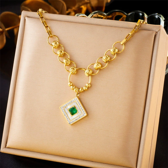 Wholesale Jewelry Retro Elegant Goldplated Stainless Steel Multilayer Chain Fanshaped Geometric Love Pendant Necklace