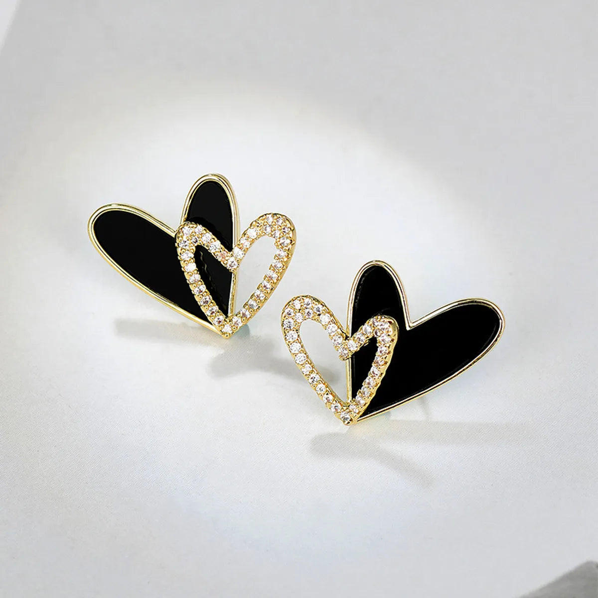 Wholesale Jewelry Retro Exaggerated Heart Shape Alloy Enamel Ear Studs