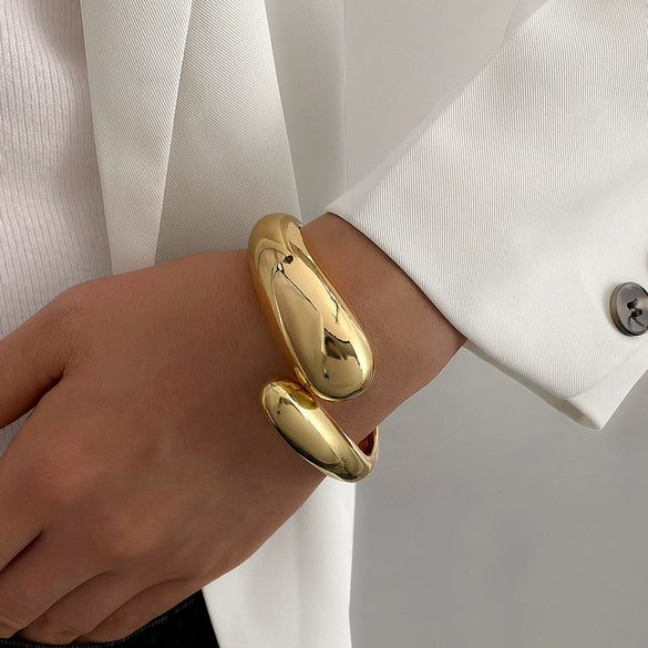 Wholesale Jewelry Retro Exaggerated Irregular Pleated Alloy Bracelet With Electroplating