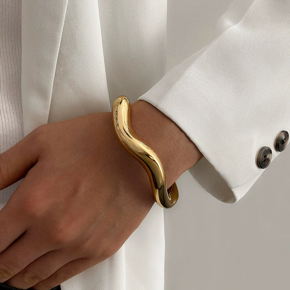 Wholesale Jewelry Retro Exaggerated Irregular Pleated Alloy Bracelet With Electroplating
