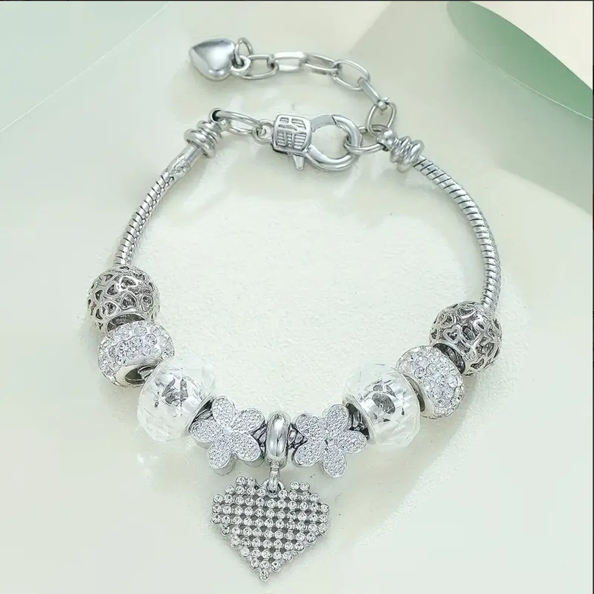 Romantic Simple Style Heart Shape Flower Silver Plated Rhinestones Alloy Copper Brass Wholesale Bracelets