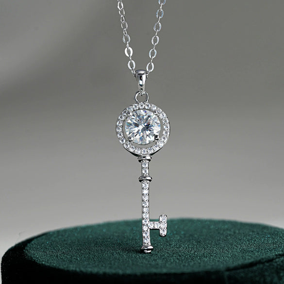 Wholesale Jewelry Silver Moissanite Key Pendant Necklace With Geometric Pattern