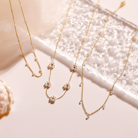 Wholesale Jewelry Simple Copper Gold Plated Artificial Pearl Flower Geometric Inlaid Necklace