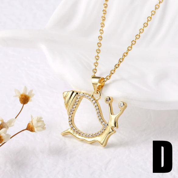 Wholesale Jewelry Simple Geometric Copper Dragonfly And Flower Pendant Necklace With Regular Chain And Electroplating