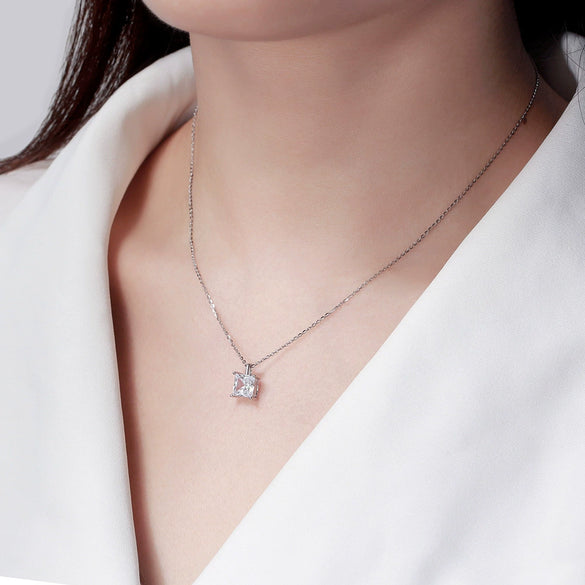 Wholesale Jewelry Simple Geometric Sterling Silver Inlaid Zircon Clavicle Necklace With Square Pendant And Polishing Process