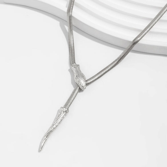 Wholesale Jewelry Simple Snake Bone Chain Alloy Pendant Necklace With Animal Zodiac Design And Electroplating