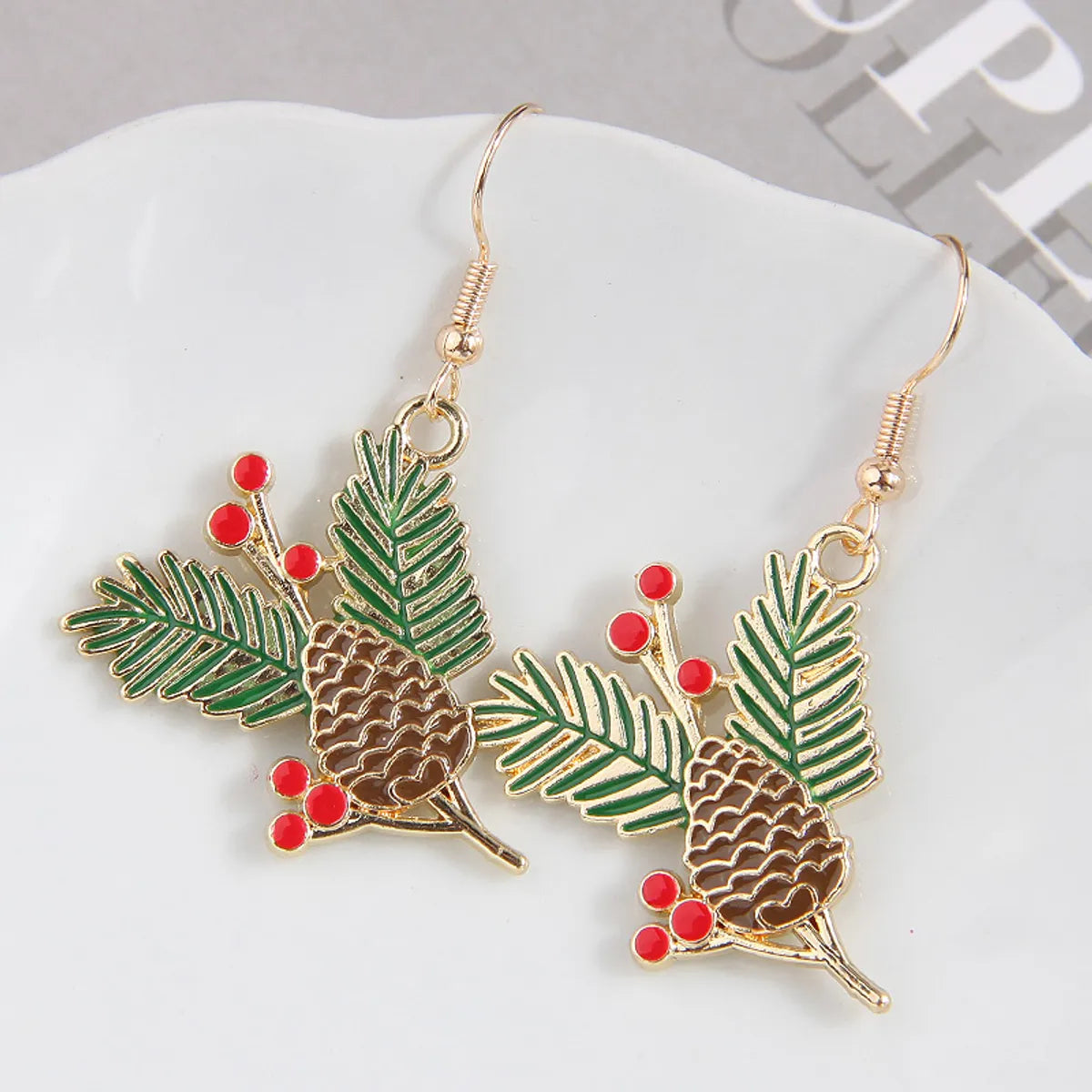 1 Pair Simple Style Christmas Tree Enamel Alloy Drop Earrings