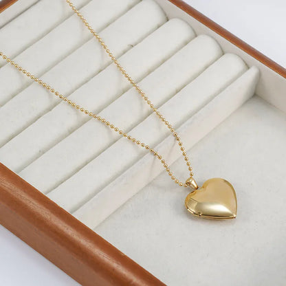 Wholesale Jewelry Simple Style Classic Style Commute Heart Shape 304 Stainless Steel 18K Gold Plated Pendant Necklace