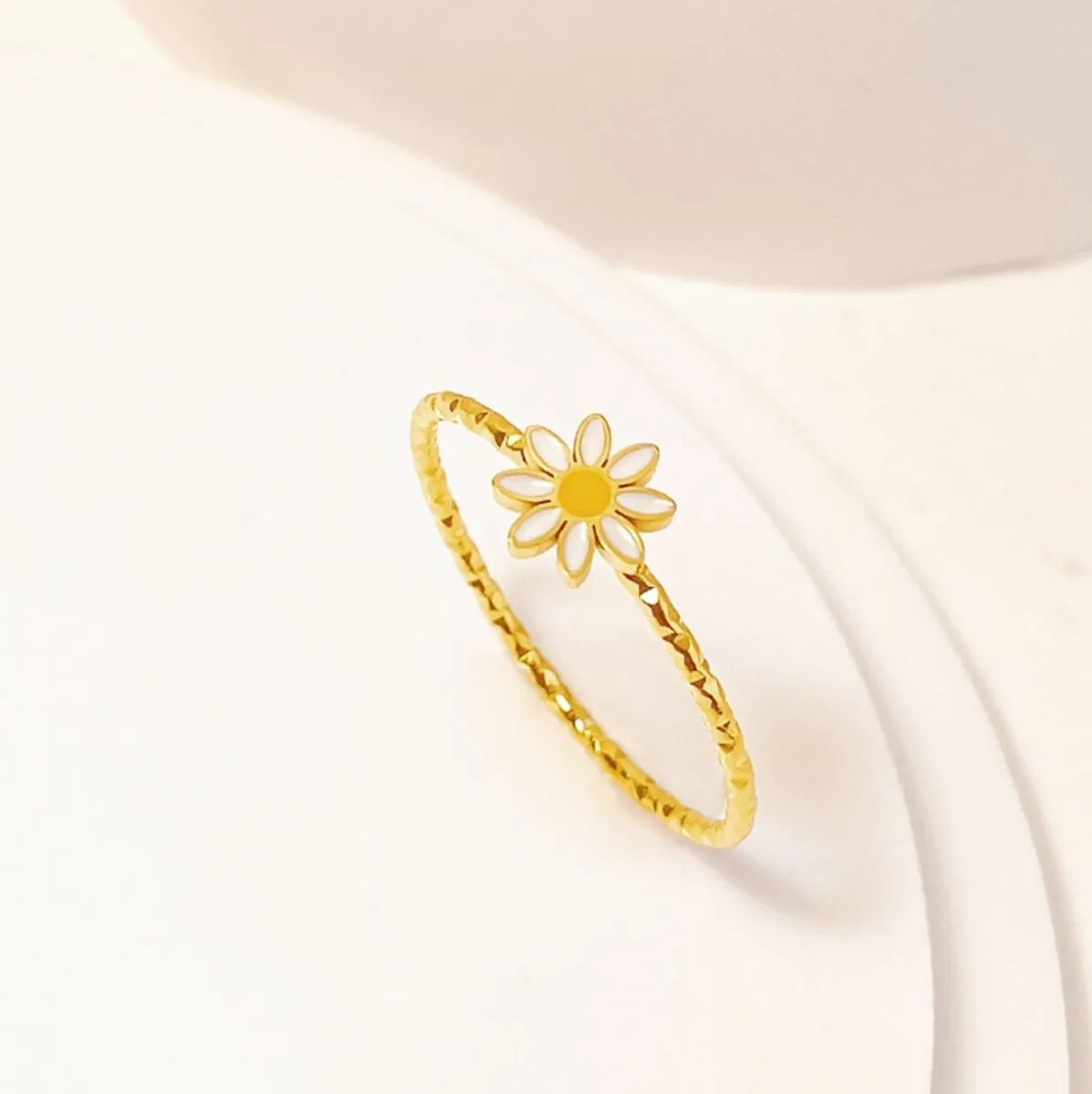 Wholesale Jewelry Simple Style Classic Style Daisy 304 Stainless Steel Titanium Steel 18K Gold Plated Plating Rings