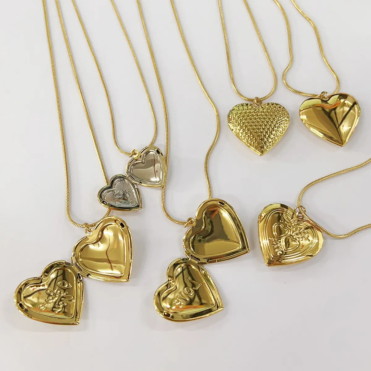 Wholesale Jewelry Simple Style Classic Style Love Heart Shape 304 Stainless Steel 18K Gold Plated Locket Necklace