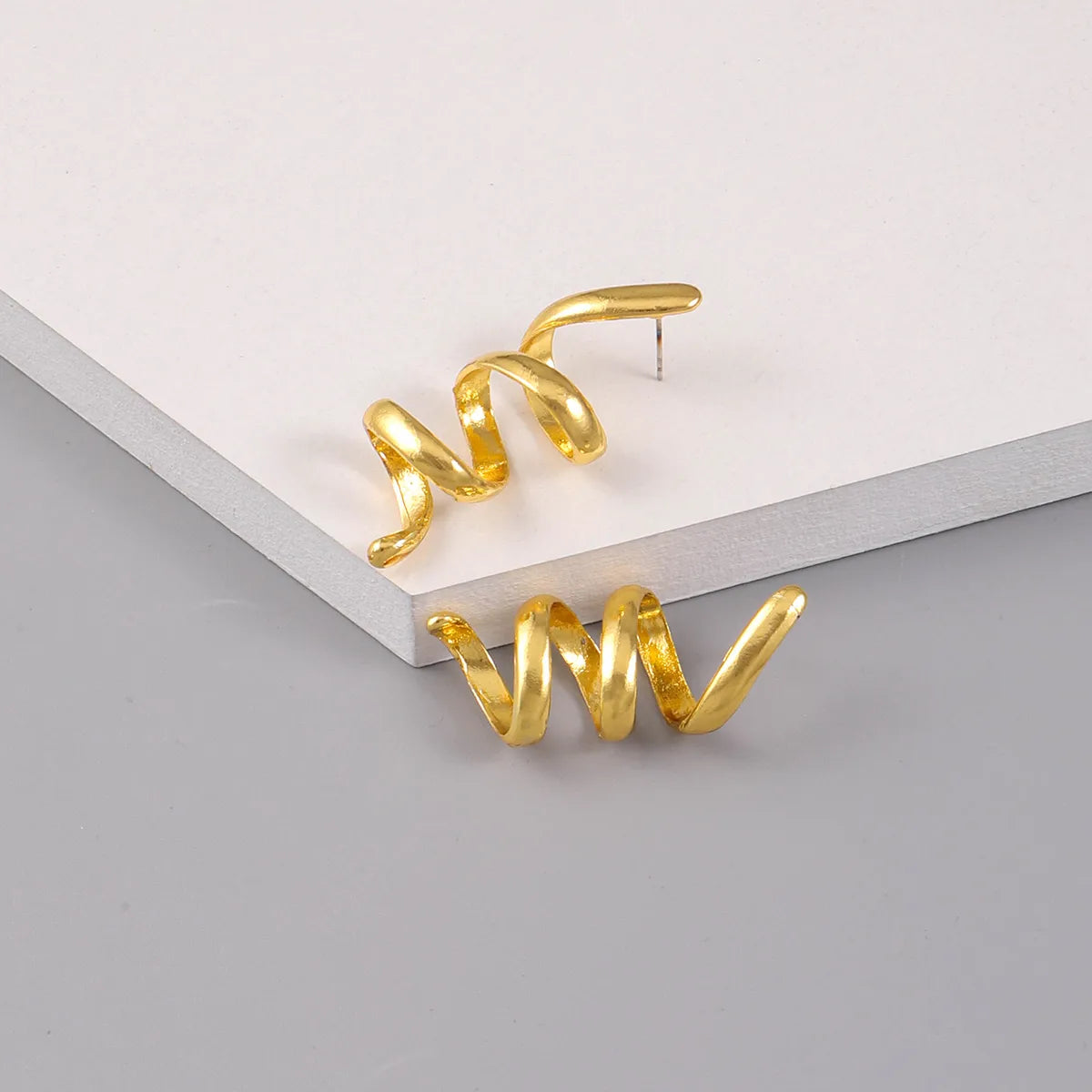 1 Piece Simple Style Commute Spiral Plating Alloy Gold Plated Silver Plated Ear Studs