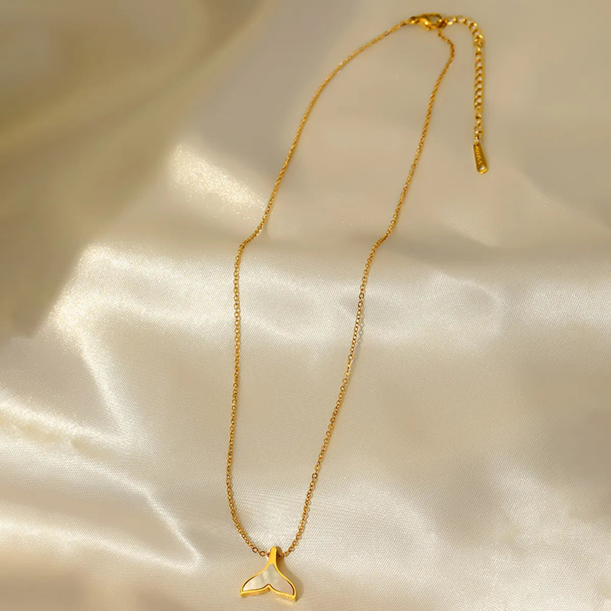 Wholesale Jewelry Simple Style Fish Tail 304 Stainless Steel Shell 14K Gold Plated Inlay Pendant Necklace