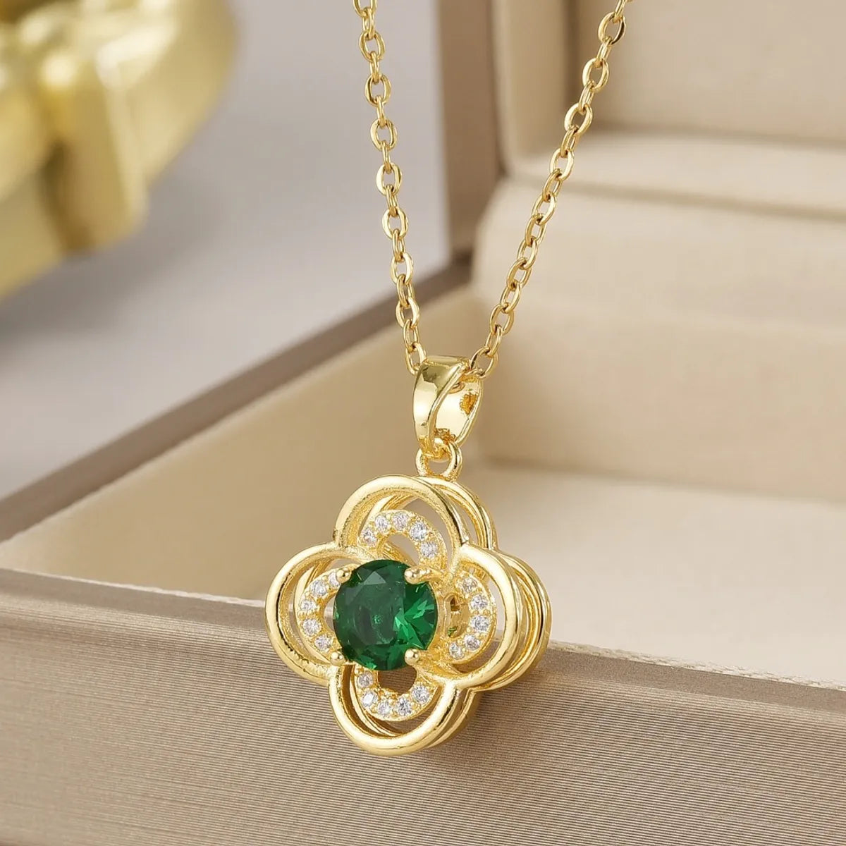 Wholesale Jewelry Simple Style Flower Titanium Steel Irregular Plating Pendant Necklace