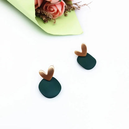 1 Pair Simple Style Heart Shape Stoving Varnish Metal Ear Studs