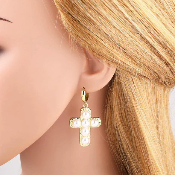 Wholesale Jewelry Simple Style Heart Shape Copper 18K Gold Plated Pearl Love Earrings For Women